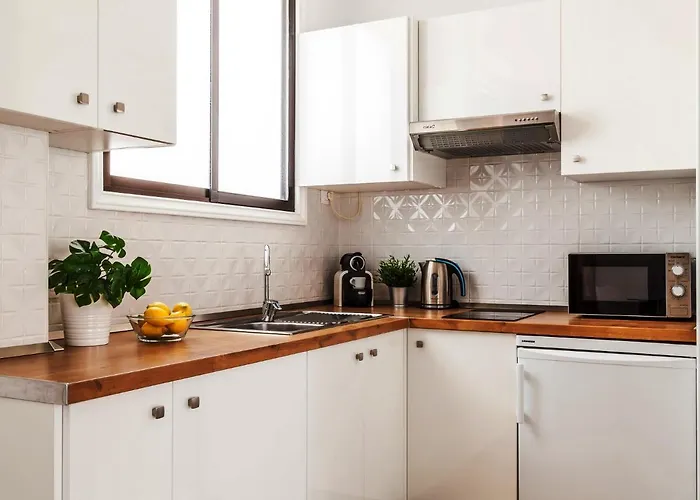 Blue Waters With Heated Pool Appartamento *