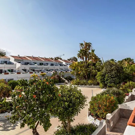 Blue Waters With Heated Pool Apartment