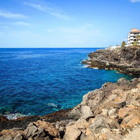 Blue Waters With Heated Pool Apartment